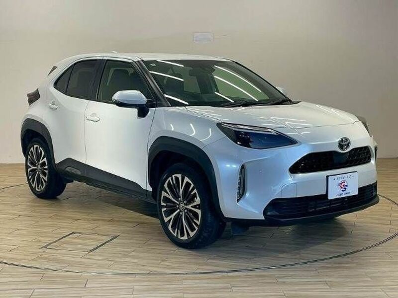 YARIS CROSS
