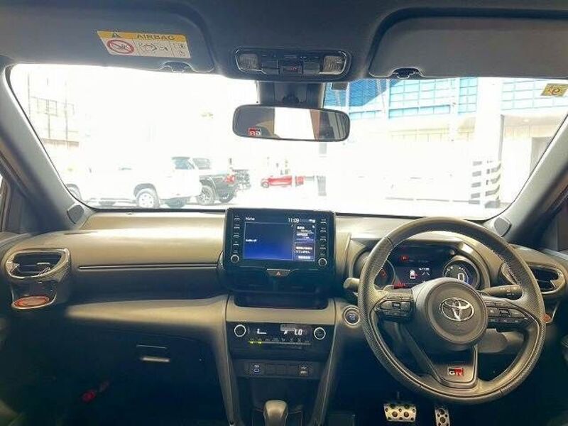 YARIS CROSS