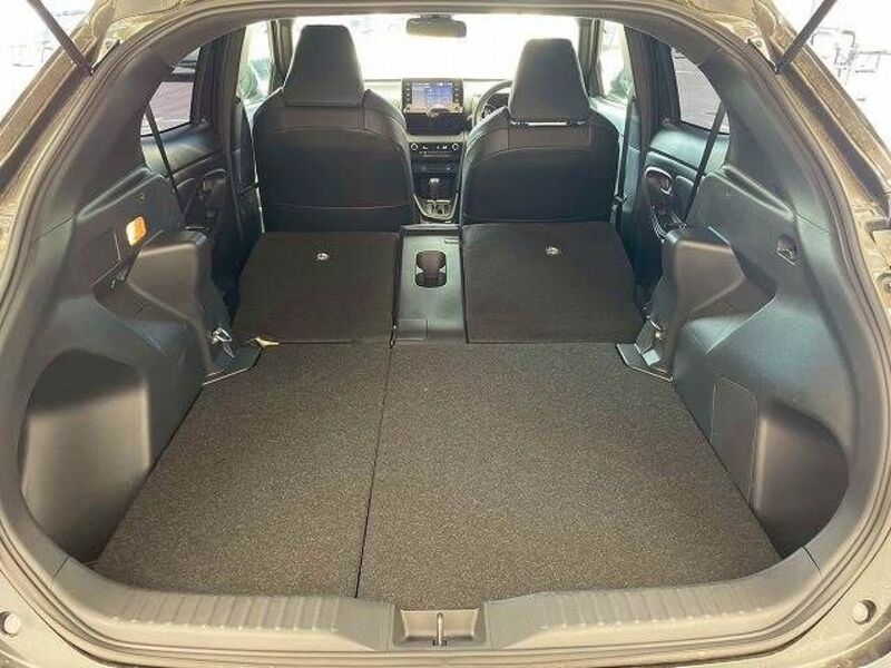 YARIS CROSS