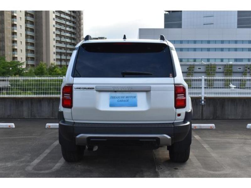 LAND CRUISER 250