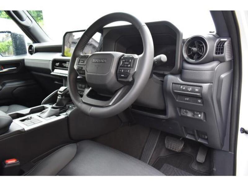 LAND CRUISER 250