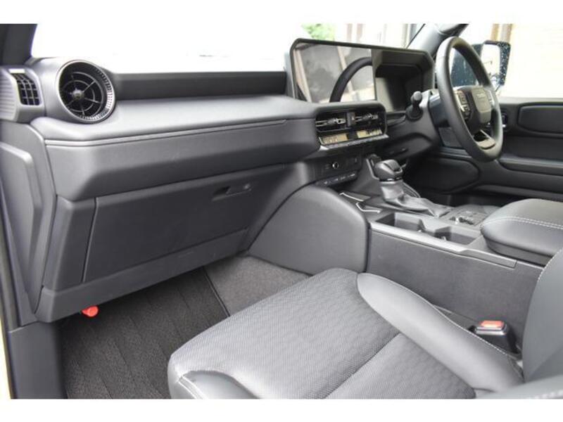 LAND CRUISER 250
