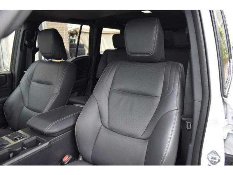 LAND CRUISER 250
