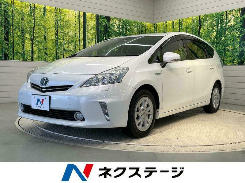 PRIUS ALPHA-27