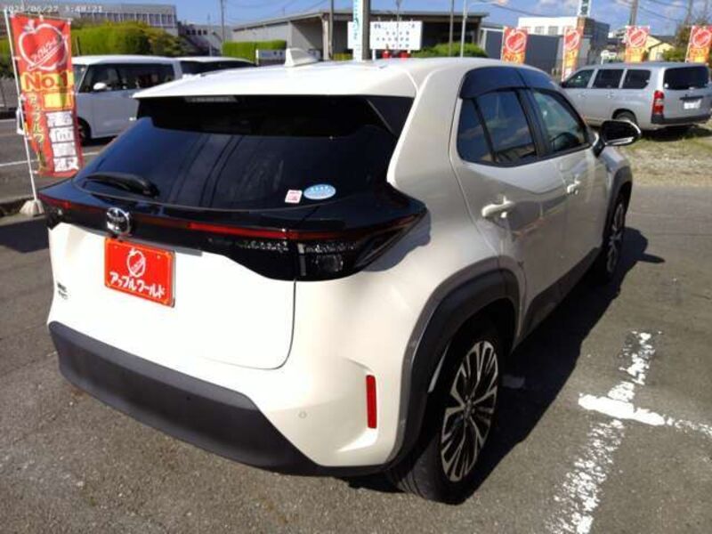 YARIS CROSS