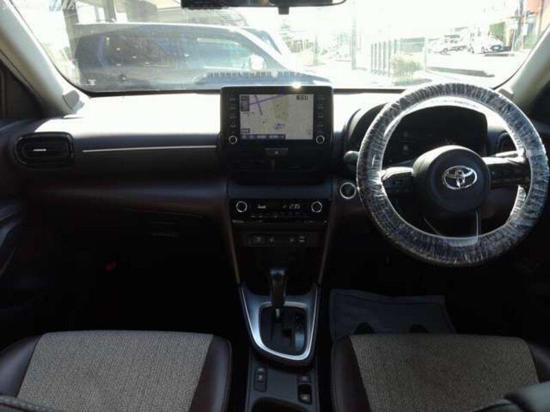 YARIS CROSS