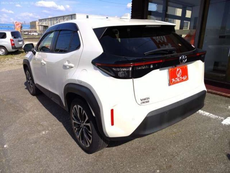 YARIS CROSS
