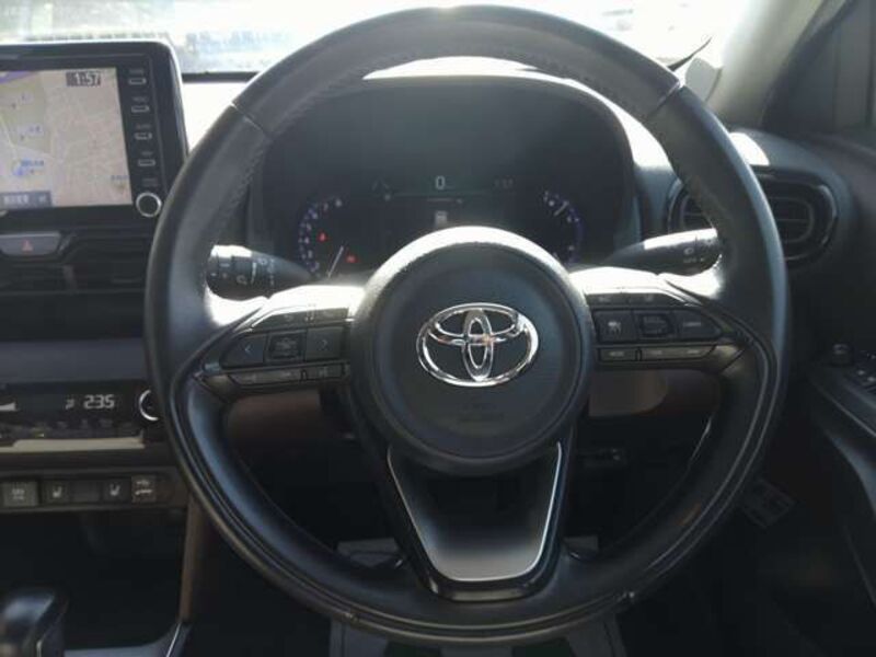 YARIS CROSS