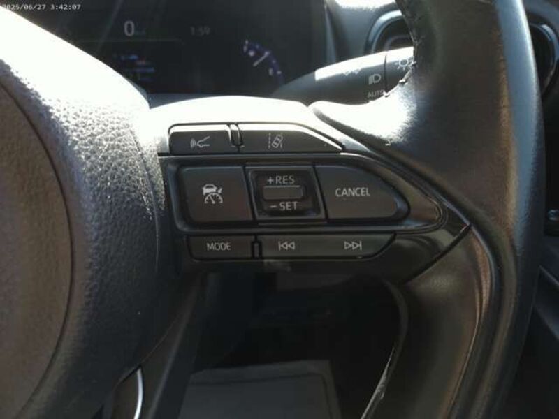 YARIS CROSS