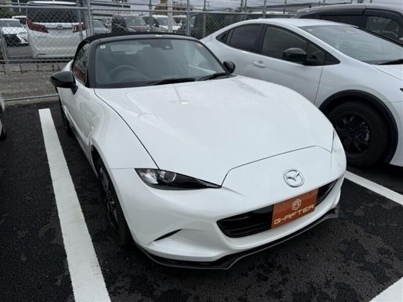 ROADSTER-0