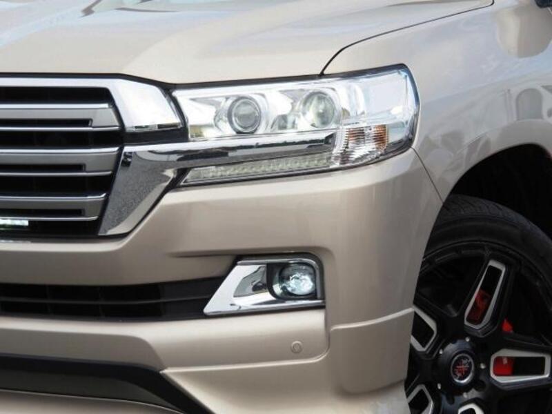 LAND CRUISER