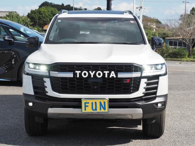 LAND CRUISER
