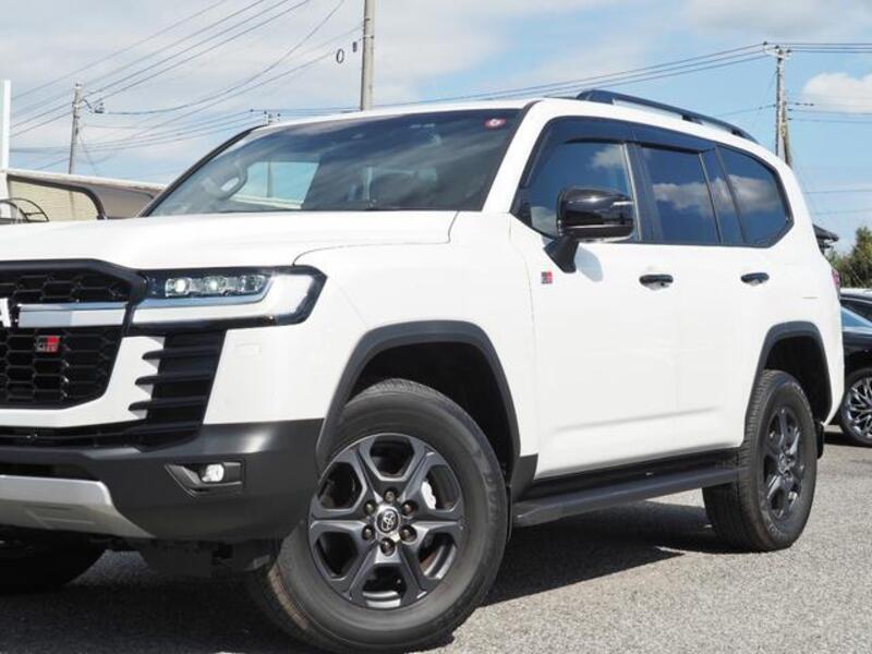 LAND CRUISER