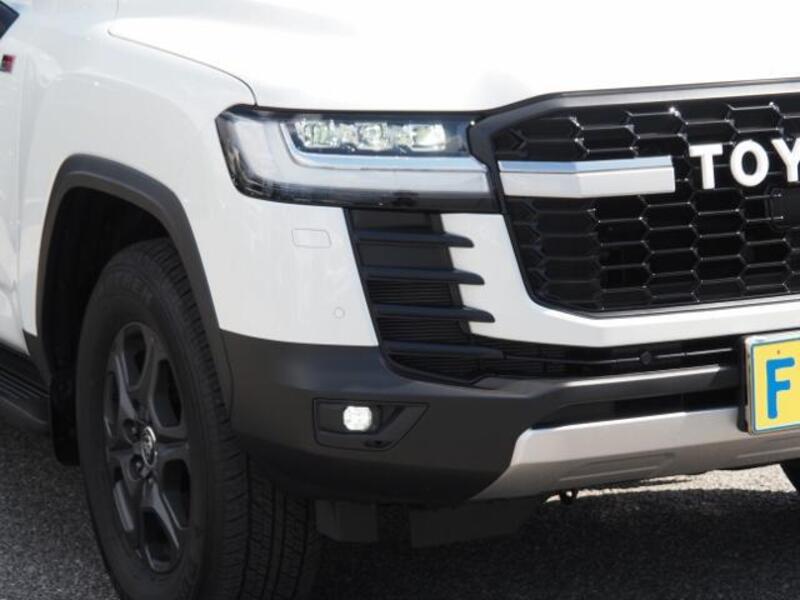 LAND CRUISER