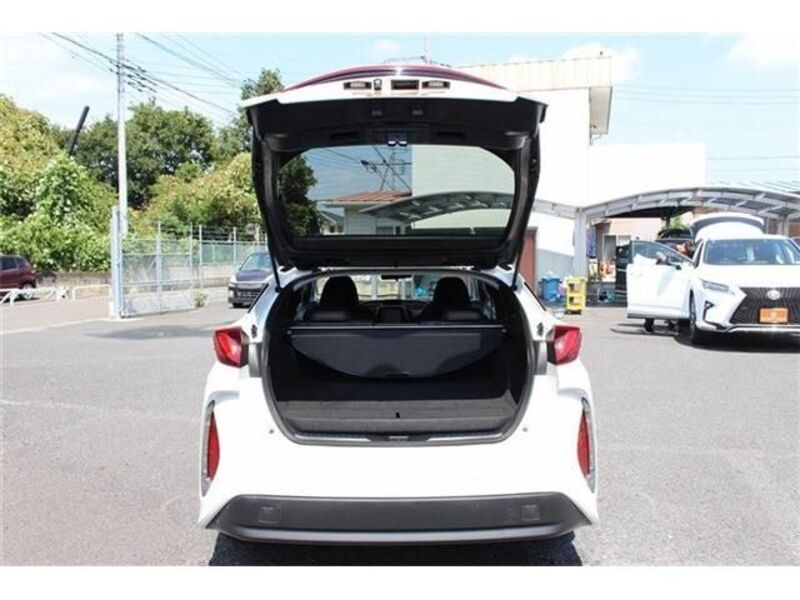 PRIUS PHV