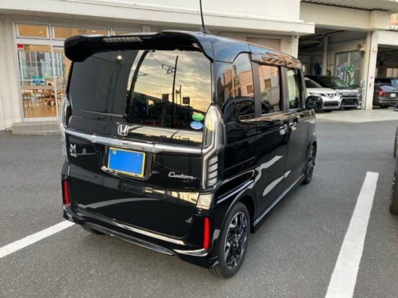 N BOX CUSTOM