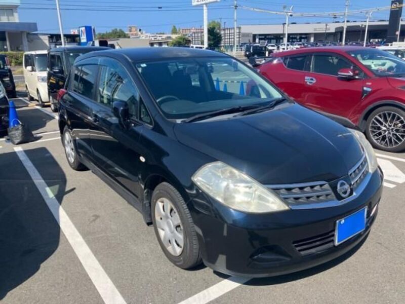 NISSAN TIIDA