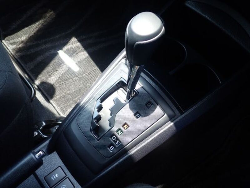 COROLLA AXIO