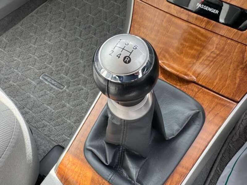 COROLLA AXIO