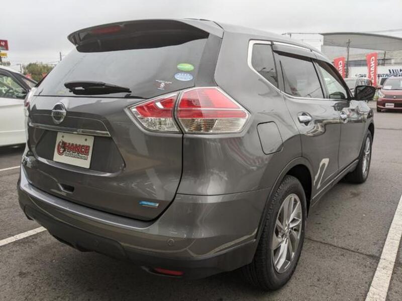 X-TRAIL