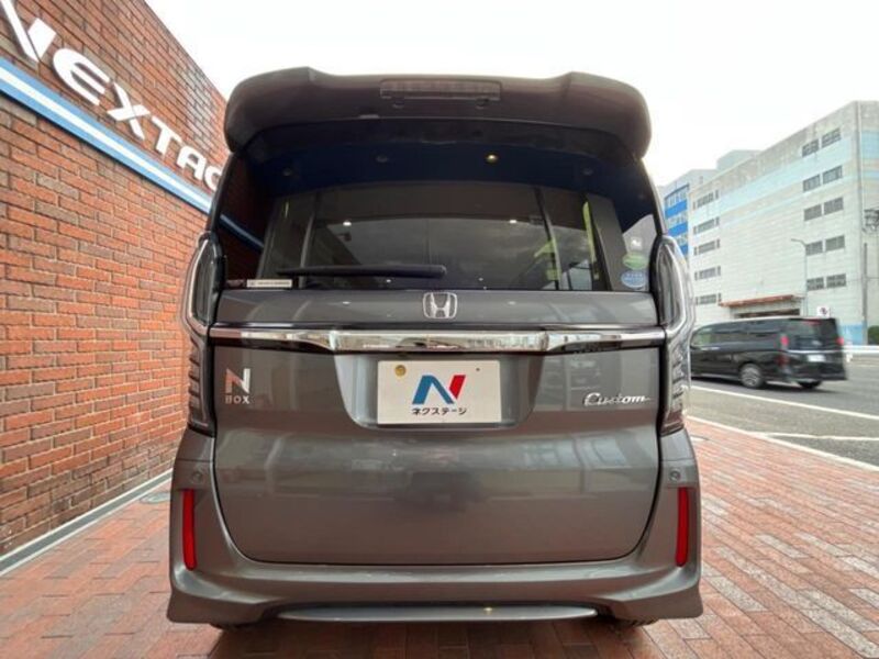 N BOX CUSTOM