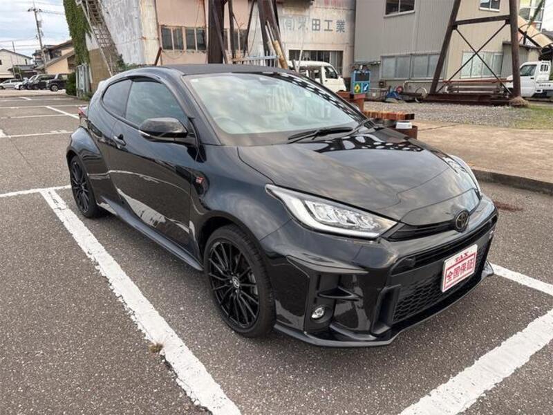 GR YARIS