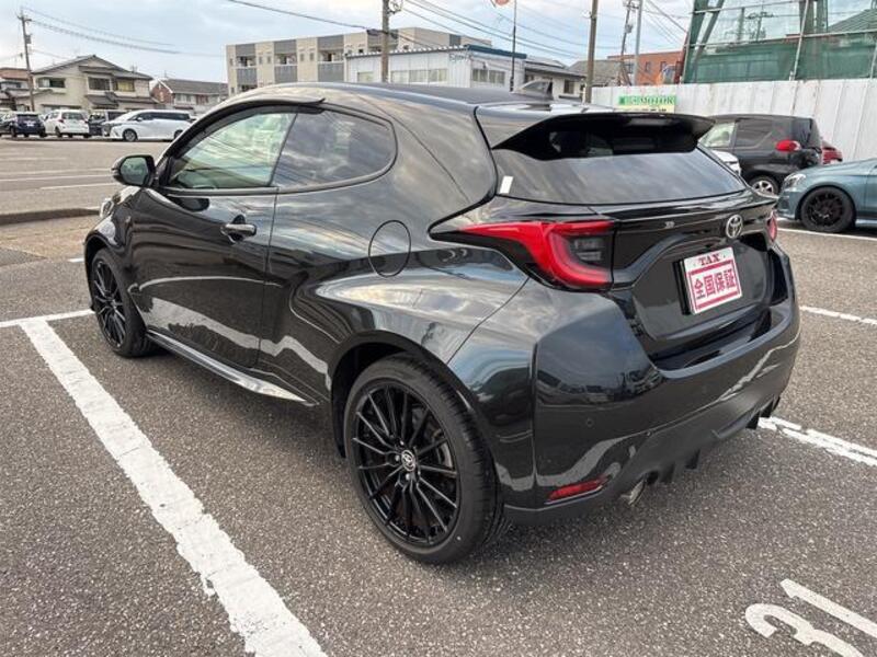 GR YARIS