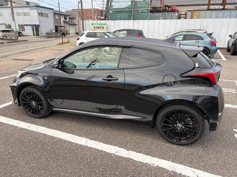 GR YARIS