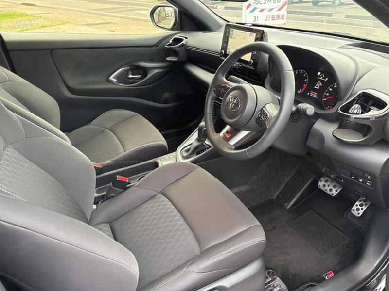 GR YARIS