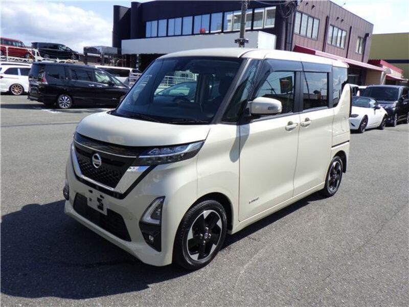 NISSAN ROOX