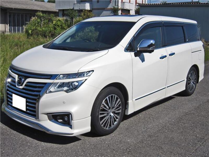 NISSAN ELGRAND