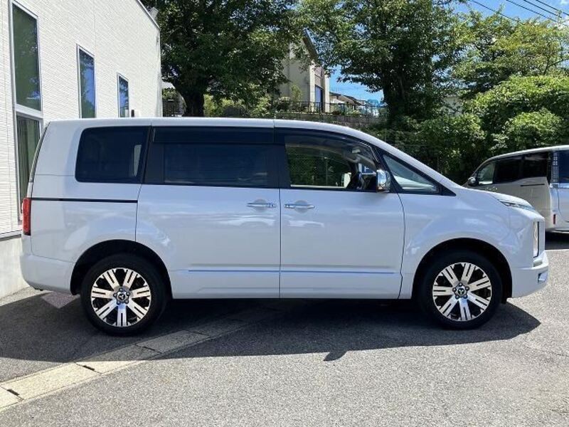DELICA D5
