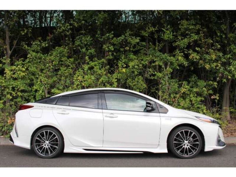 PRIUS PHV