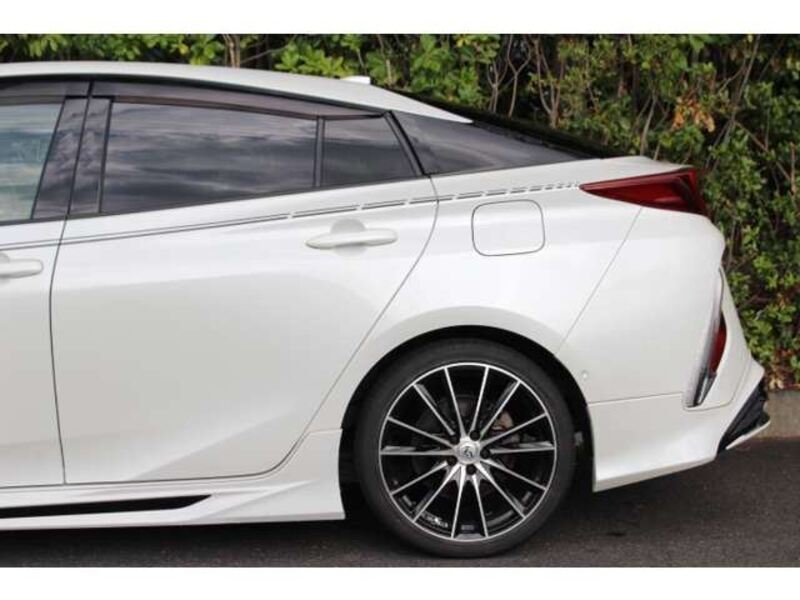 PRIUS PHV