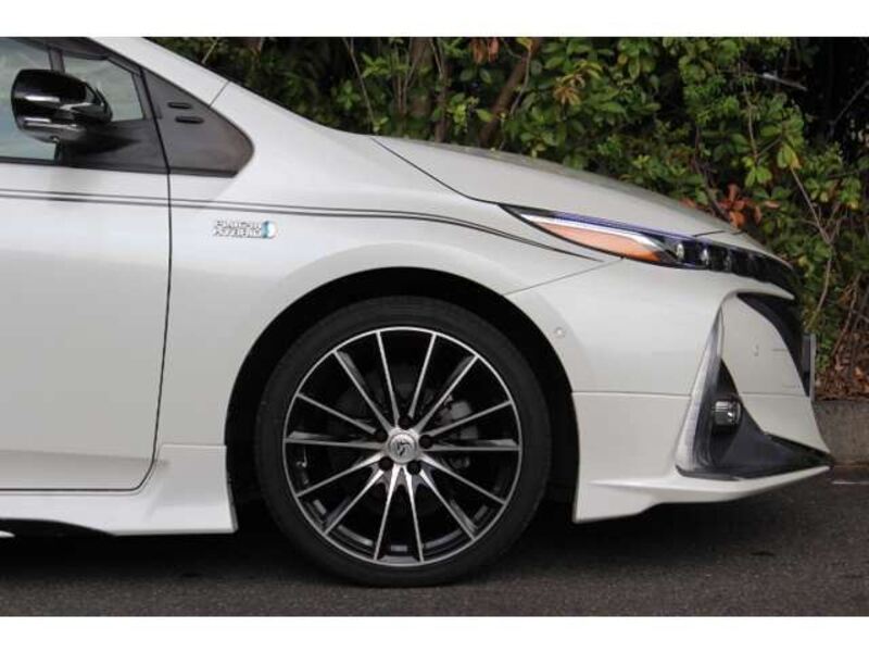 PRIUS PHV