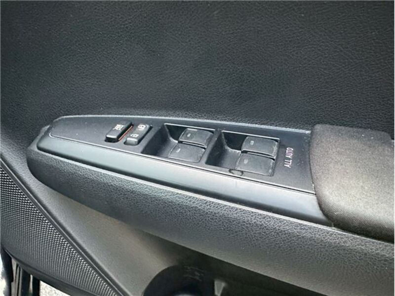 COROLLA AXIO