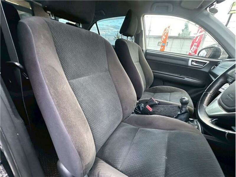 COROLLA AXIO