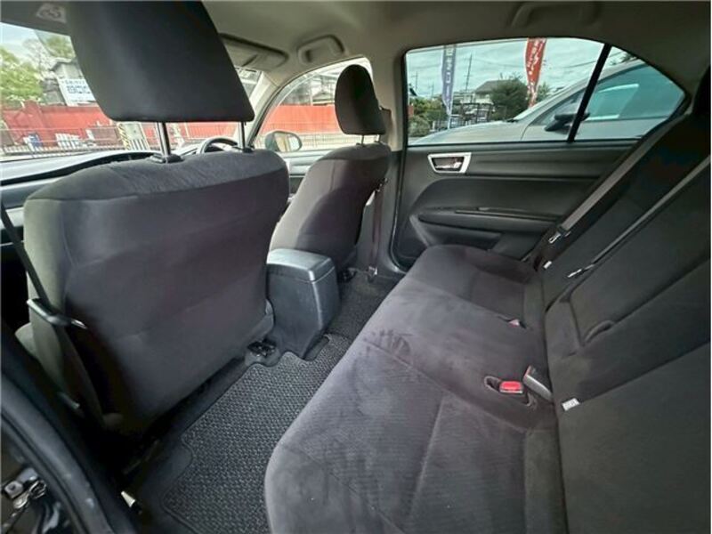 COROLLA AXIO