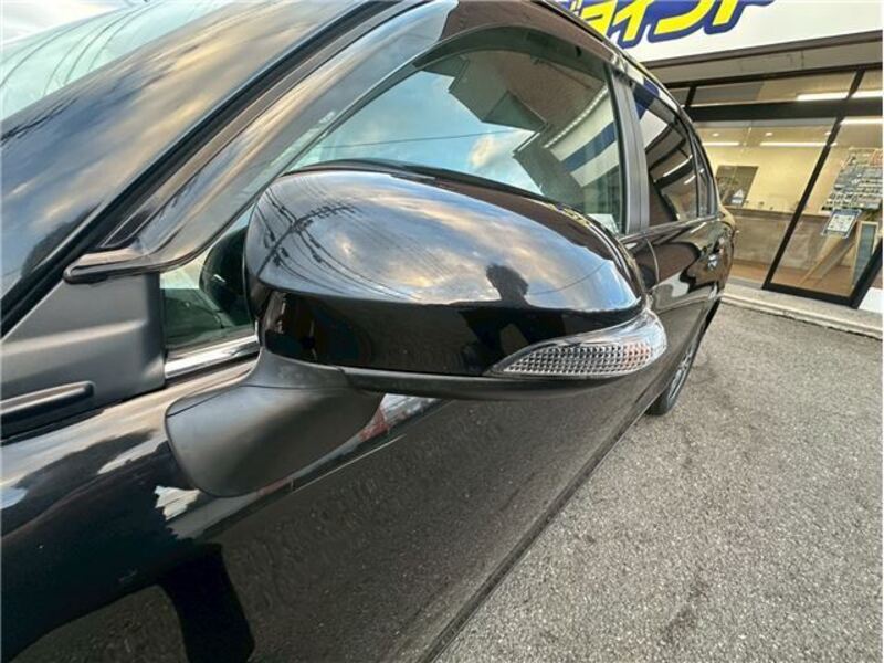 COROLLA AXIO