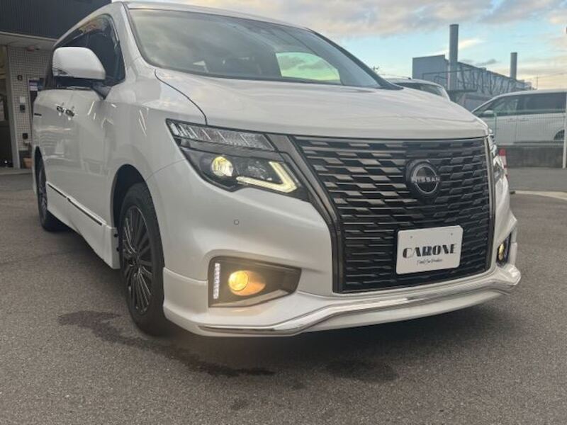 NISSAN ELGRAND
