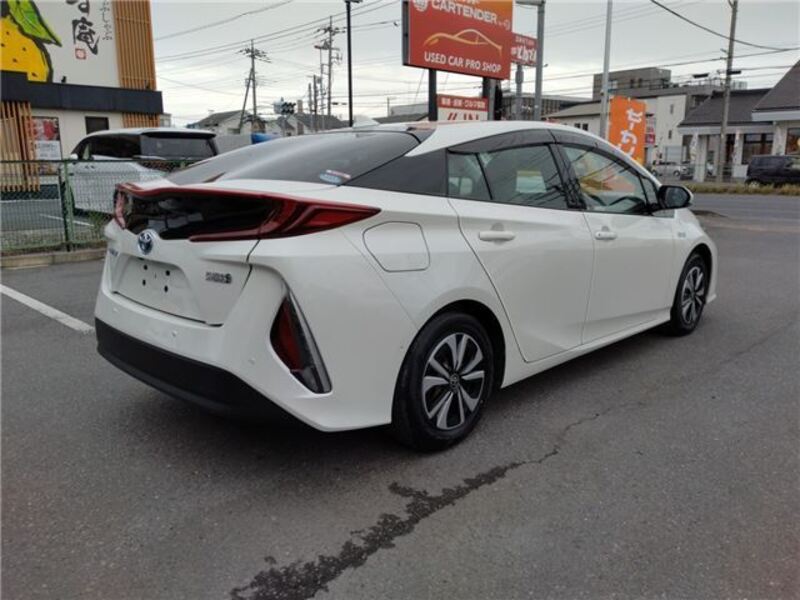 PRIUS PHV