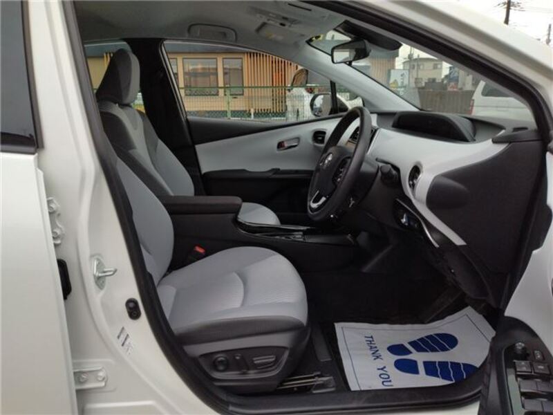 PRIUS PHV
