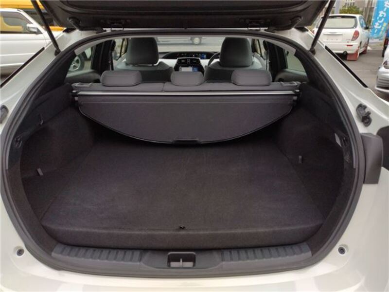PRIUS PHV