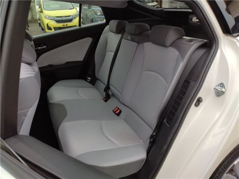 PRIUS PHV