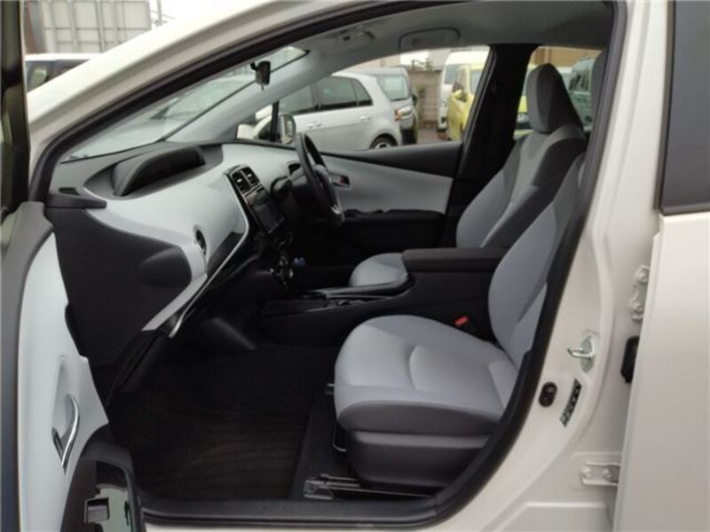 PRIUS PHV