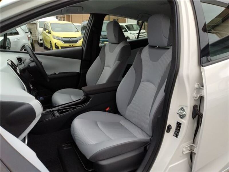 PRIUS PHV