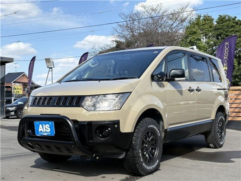 MITSUBISHI DELICA D5
