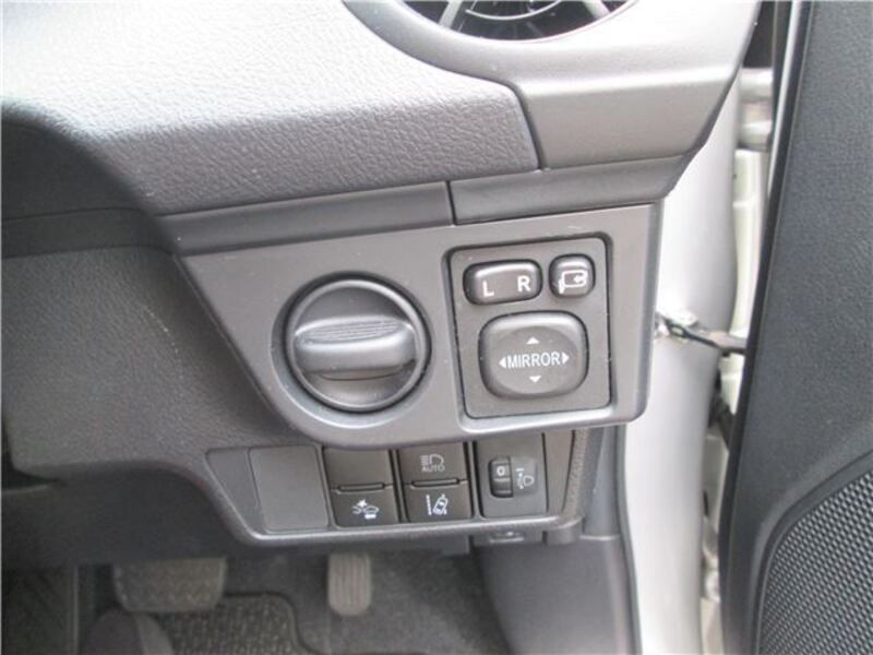 COROLLA AXIO