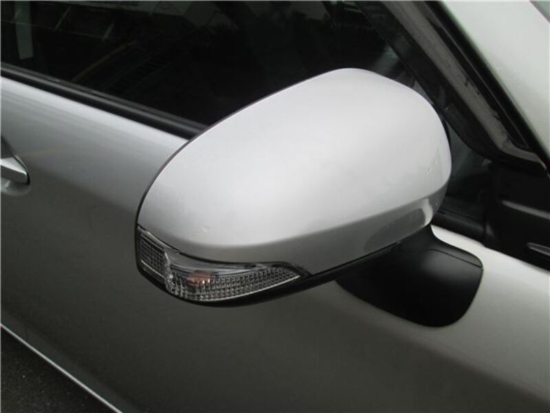 COROLLA AXIO
