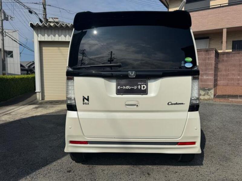 N BOX CUSTOM
